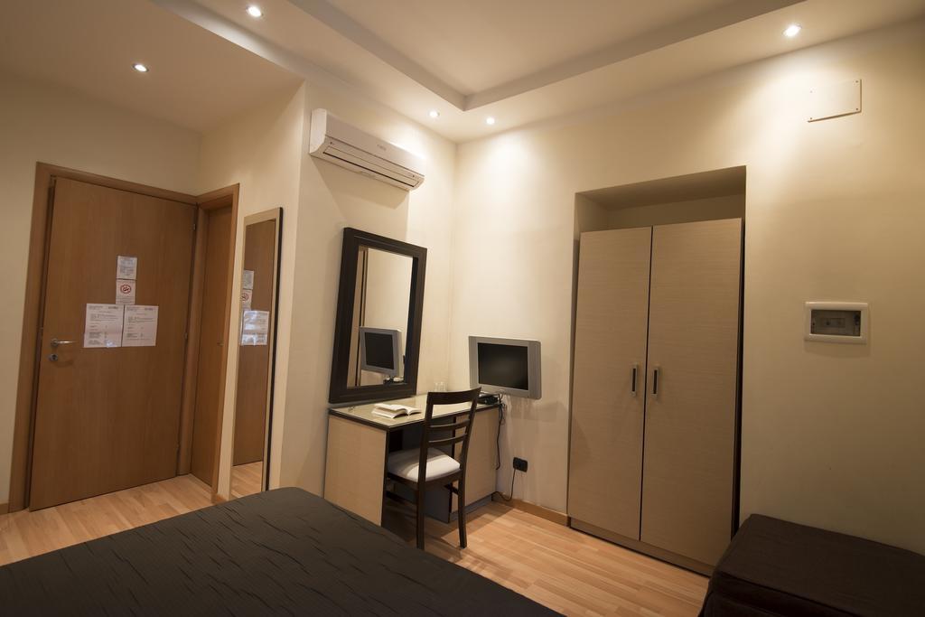 My Rooms Rome Room photo